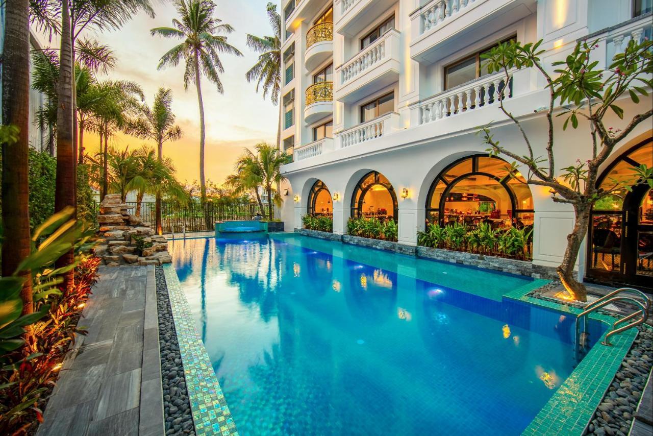 Grand Sunrise Palace Hoi An- A Luxury Indochine Hotel & Spa Luaran gambar The hotel's pool