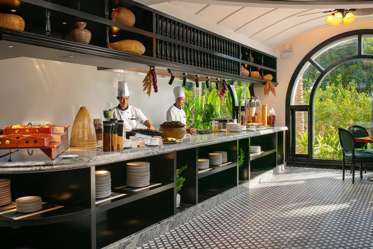 Grand Sunrise Palace Hoi An- A Luxury Indochine Hotel & Spa Luaran gambar The kitchen at the restaurant