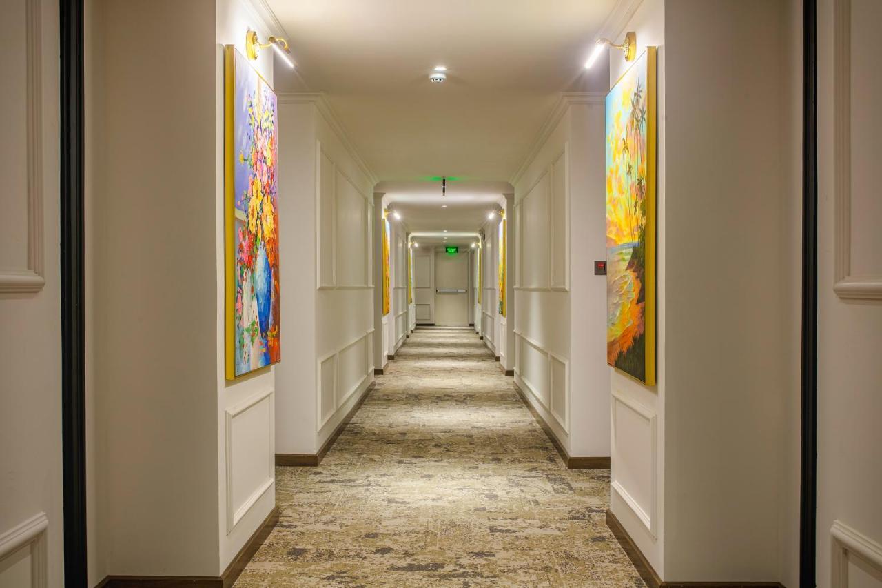 Grand Sunrise Palace Hoi An- A Luxury Indochine Hotel & Spa Luaran gambar A corridor at the hotel