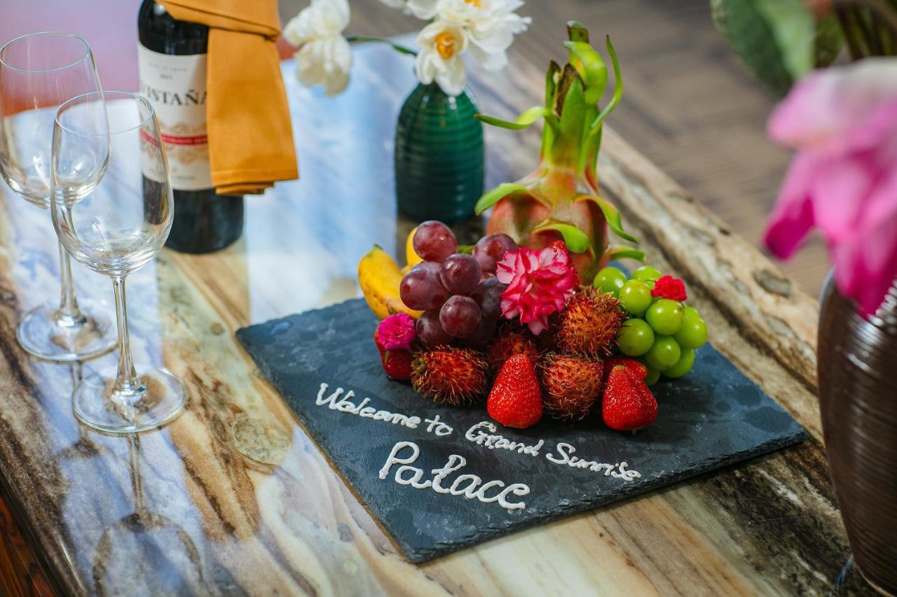 Grand Sunrise Palace Hoi An- A Luxury Indochine Hotel & Spa Luaran gambar Fruit platter at the Grand Santer Palace