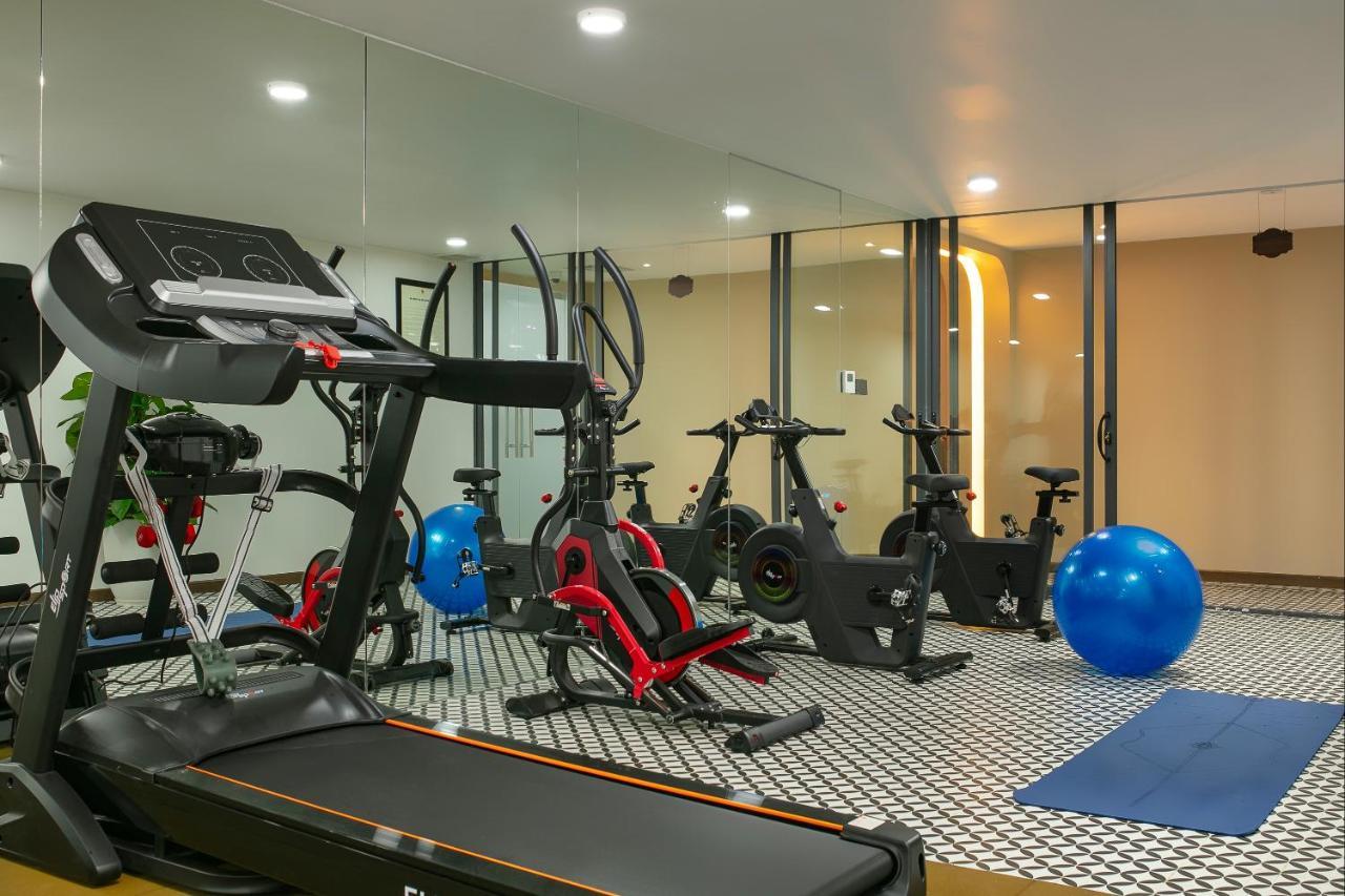 Grand Sunrise Palace Hoi An- A Luxury Indochine Hotel & Spa Luaran gambar A gym in a hotel