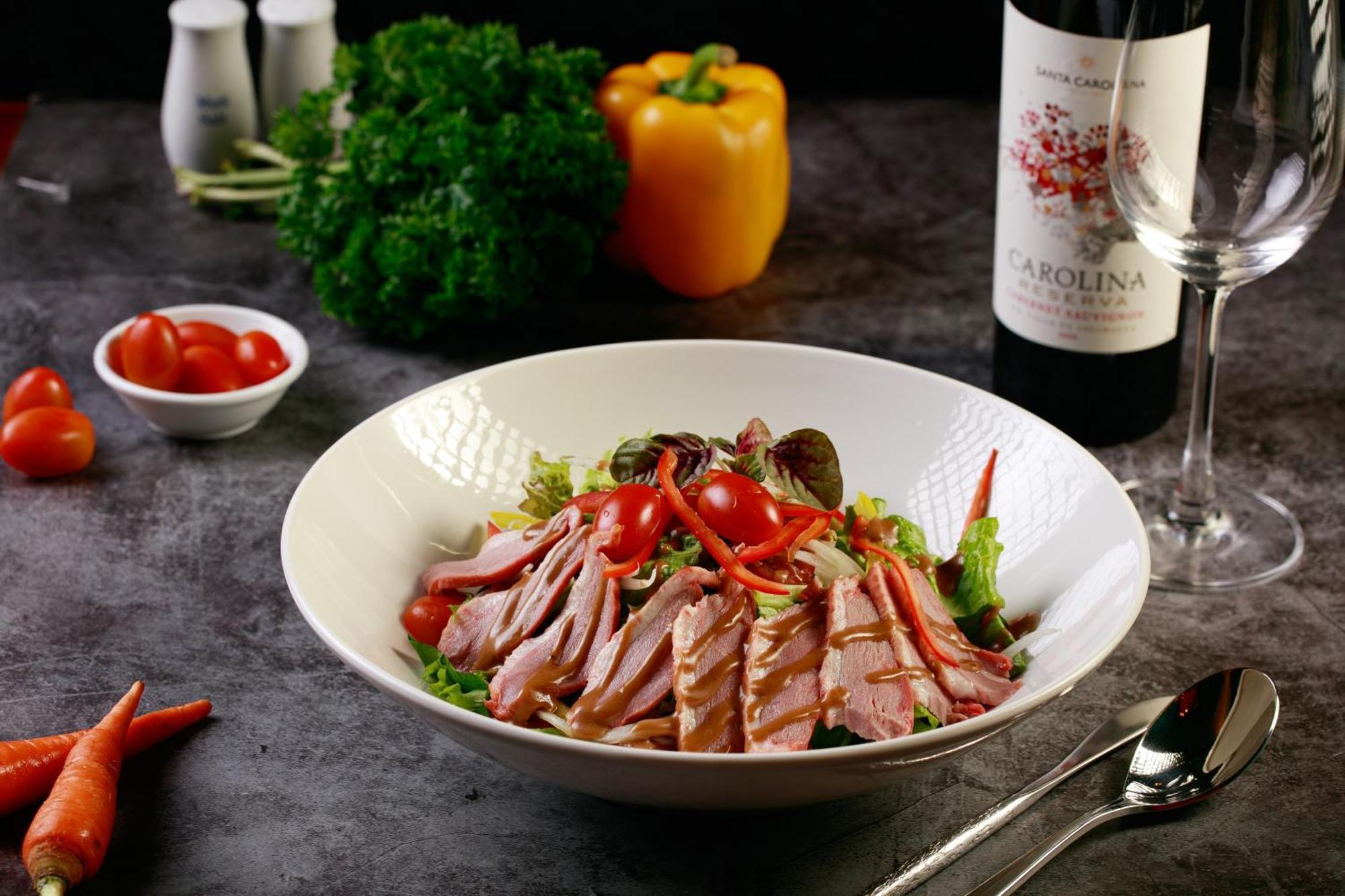 Grand Sunrise Palace Hoi An- A Luxury Indochine Hotel & Spa Luaran gambar Smoked duck salad
