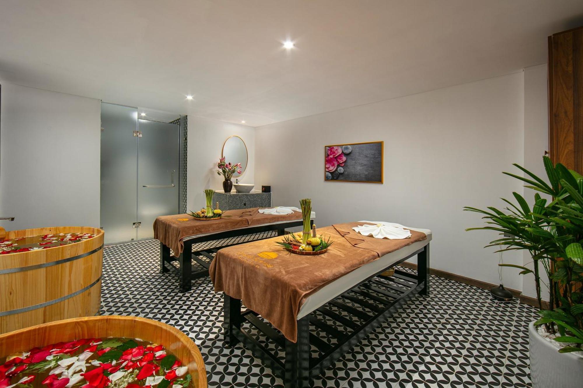 Grand Sunrise Palace Hoi An- A Luxury Indochine Hotel & Spa Luaran gambar A spa in Ho Chi Minh City, Vietnam