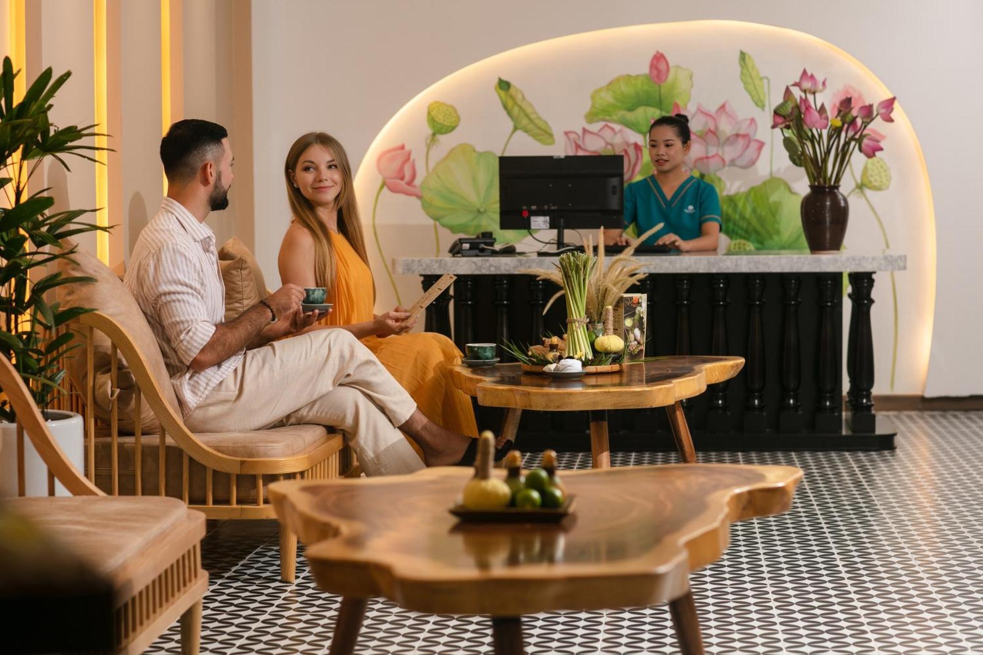 Grand Sunrise Palace Hoi An- A Luxury Indochine Hotel & Spa Luaran gambar Reception at the Lotus Spa